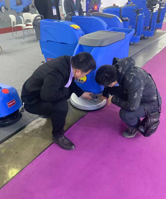 苏州小型电动洗地机是否适合用于环卫保洁